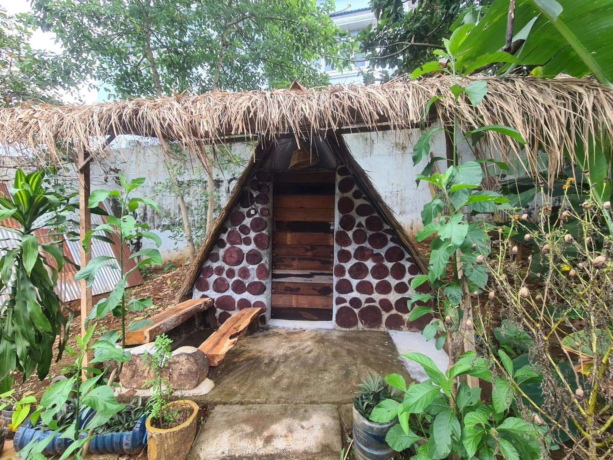 Backpacker Hostel And Jungle Trekking รัตนคีรี ภายนอก รูปภาพ