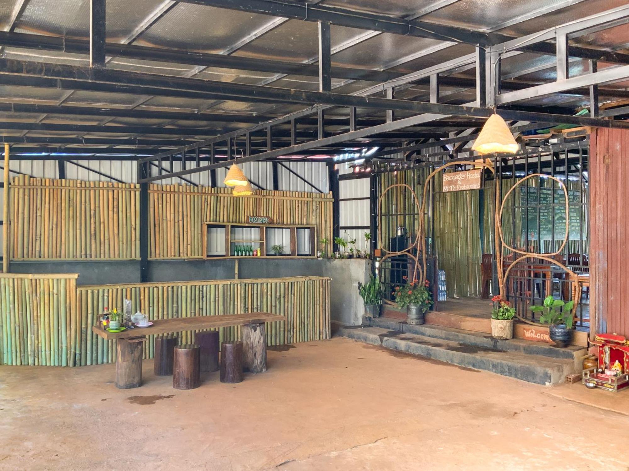 Backpacker Hostel And Jungle Trekking รัตนคีรี ภายนอก รูปภาพ