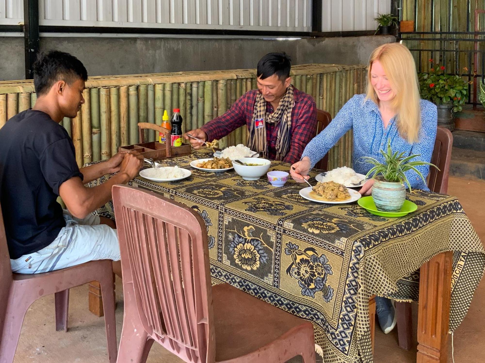 Backpacker Hostel And Jungle Trekking รัตนคีรี ภายนอก รูปภาพ