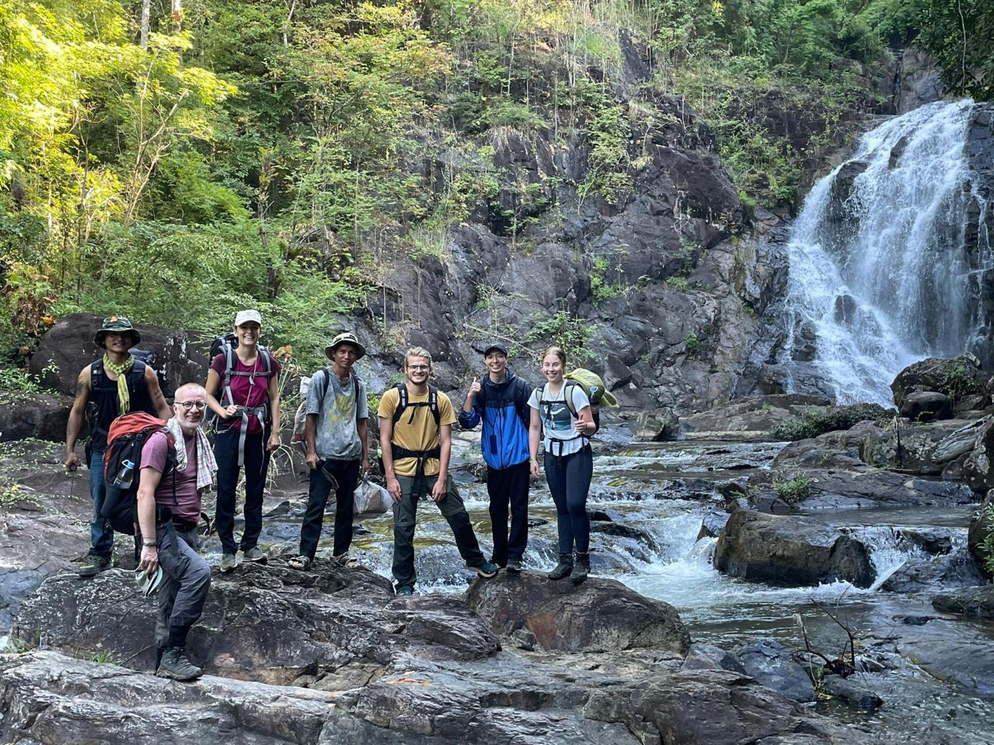 Backpacker Hostel And Jungle Trekking รัตนคีรี ภายนอก รูปภาพ